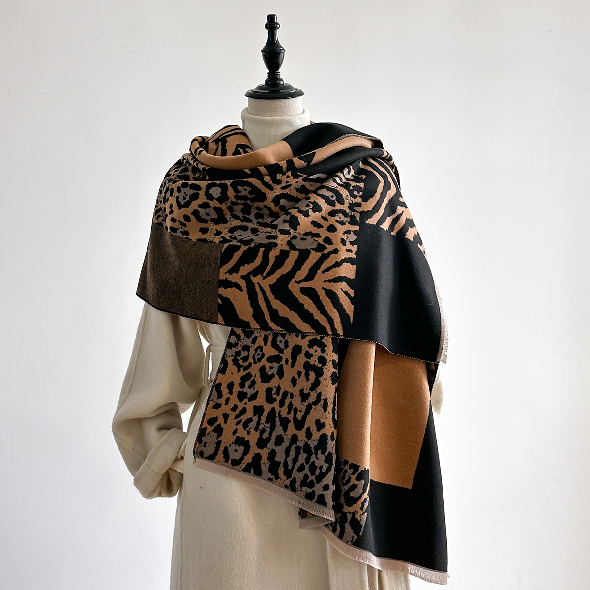 New Brand Elegance Two-Sided L - Woven Scarf Blanket incelemesi ve fiyatı