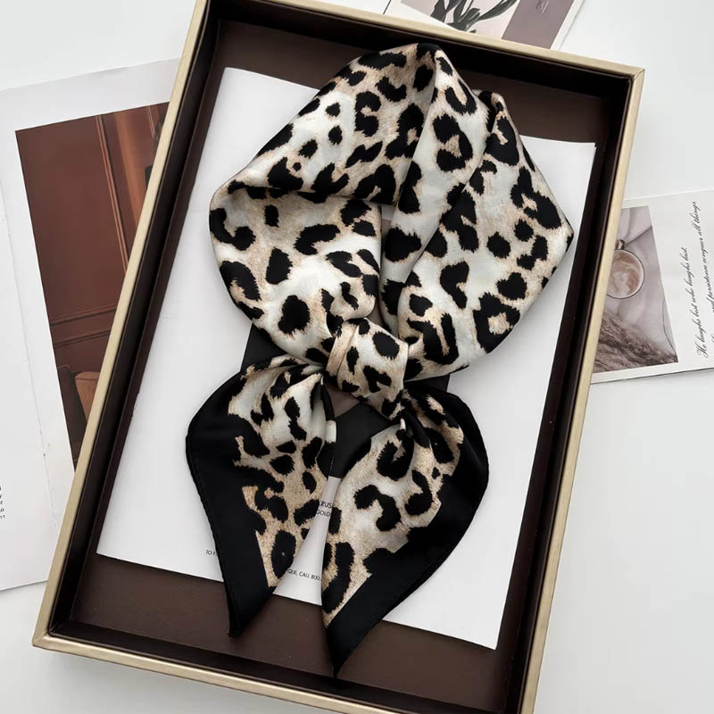 Luxury Leopard Print Female Sa - Ascot Neck Scarf incelemesi ve fiyatı