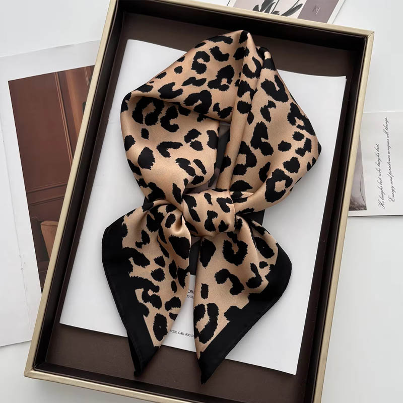 Luxury Leopard Print Female Sa - Ascot Neck Scarf incelemesi ve fiyatı