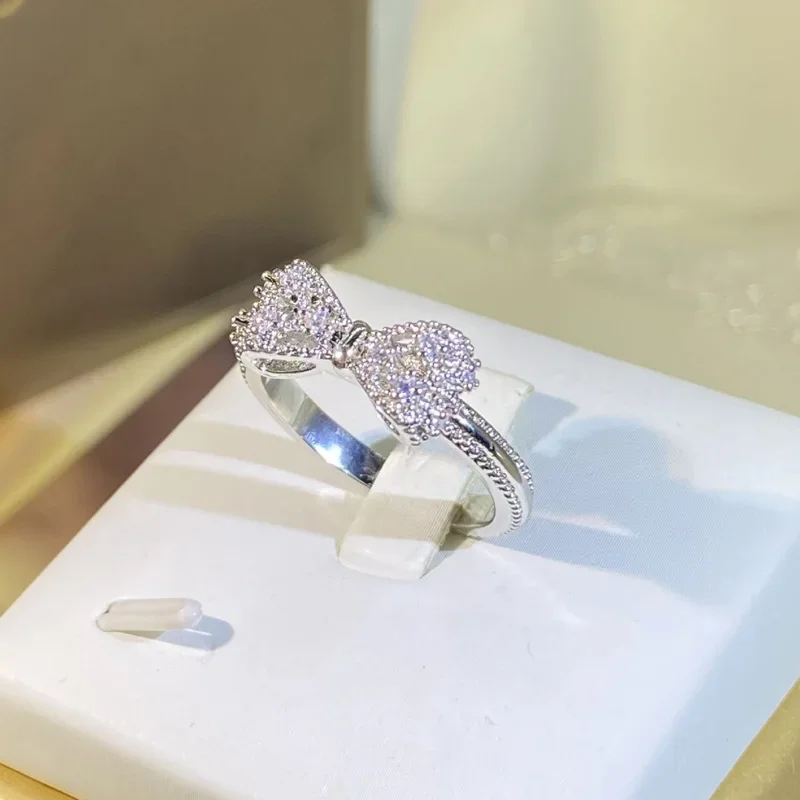 Fancy Bow Ring with Dazzling C - Tie Clip Silver incelemesi ve fiyatı