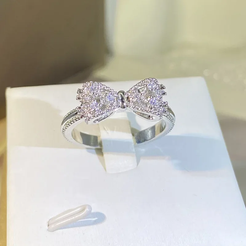 Fancy Bow Ring with Dazzling C - Tie Clip Silver incelemesi ve fiyatı